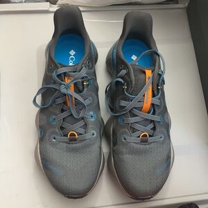 Size 8 Gray Columbia shoes
